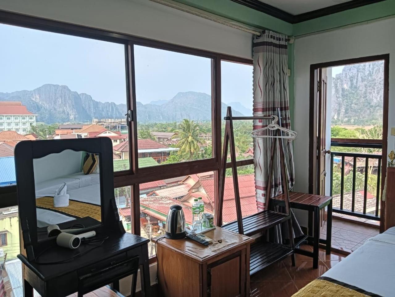 Bountang Riverside Hotel Vang Vieng Bagian luar foto