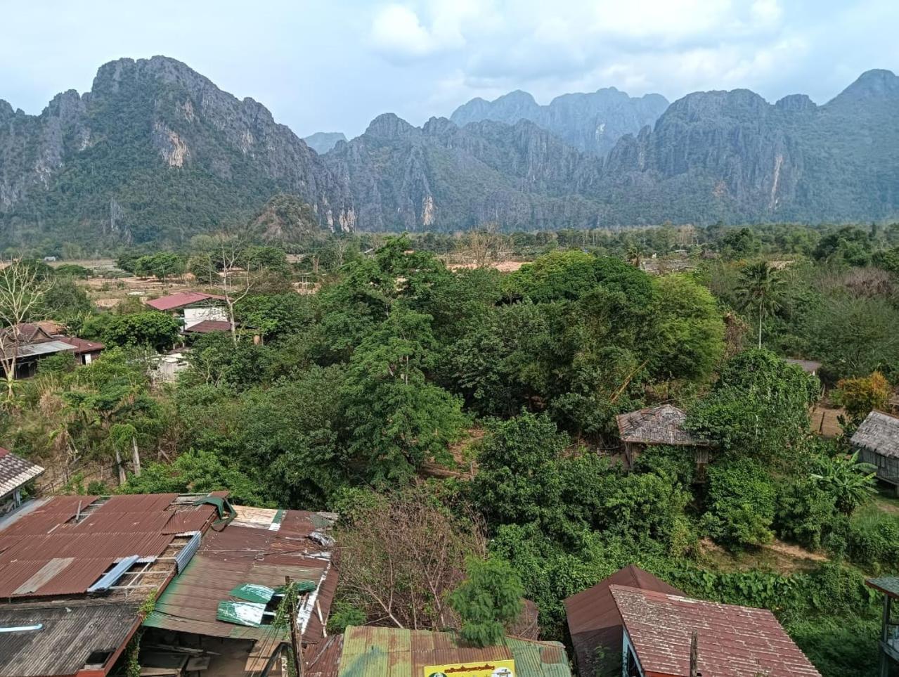 Bountang Riverside Hotel Vang Vieng Bagian luar foto
