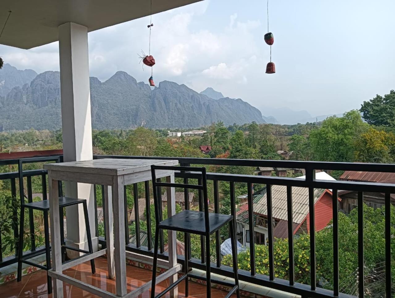 Bountang Riverside Hotel Vang Vieng Bagian luar foto