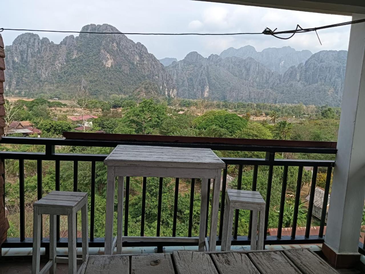Bountang Riverside Hotel Vang Vieng Bagian luar foto