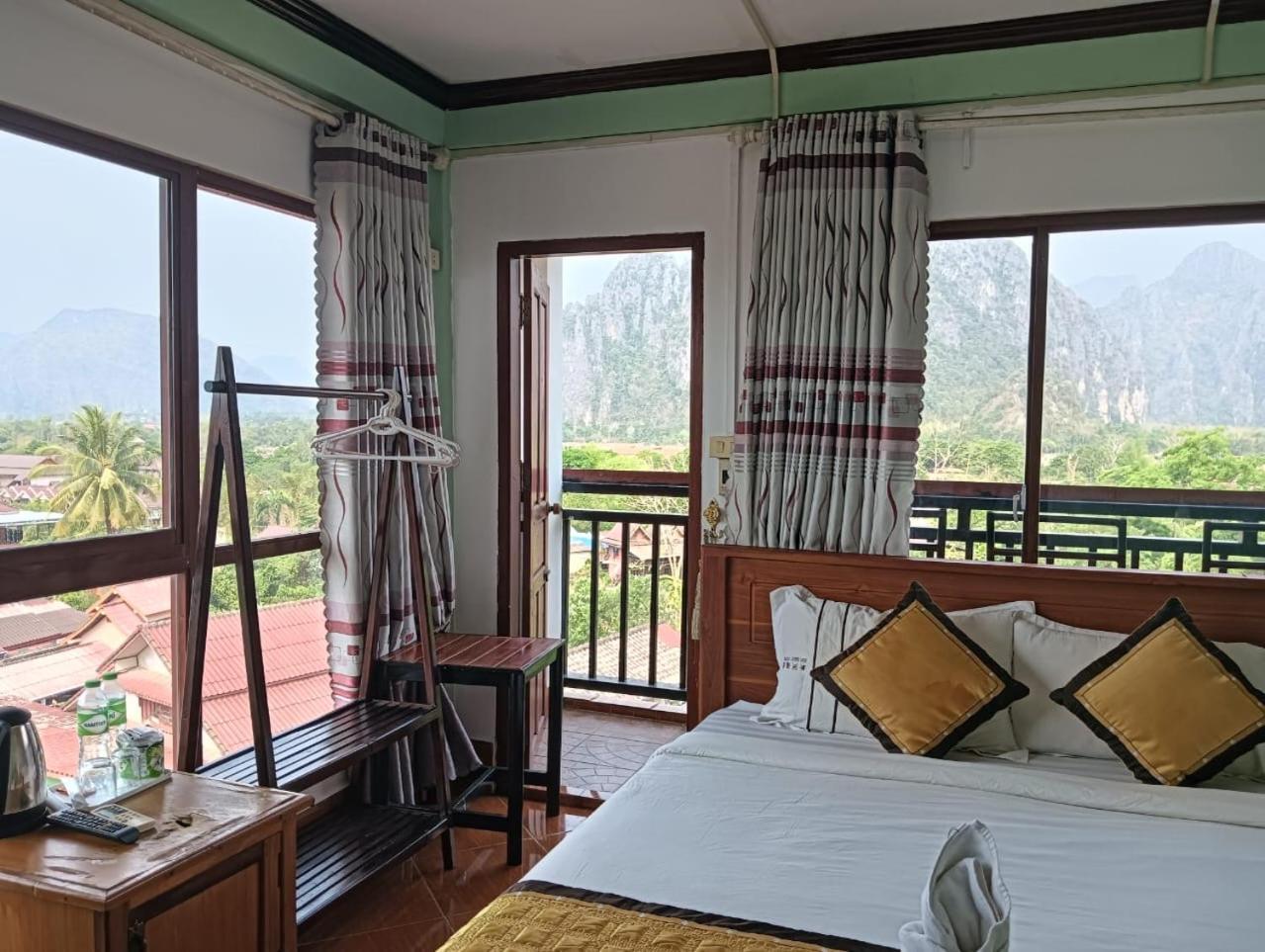 Bountang Riverside Hotel Vang Vieng Bagian luar foto