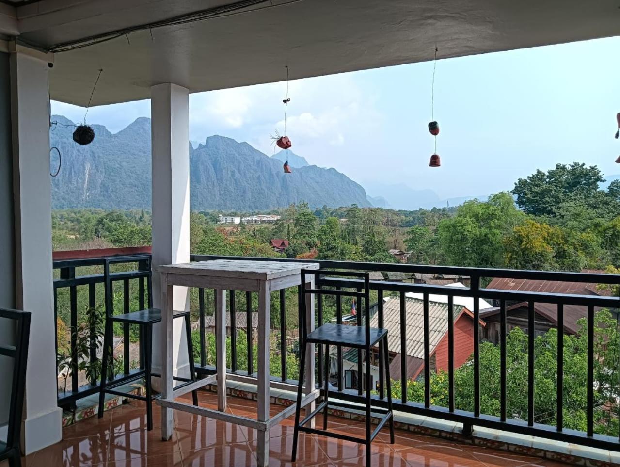 Bountang Riverside Hotel Vang Vieng Bagian luar foto