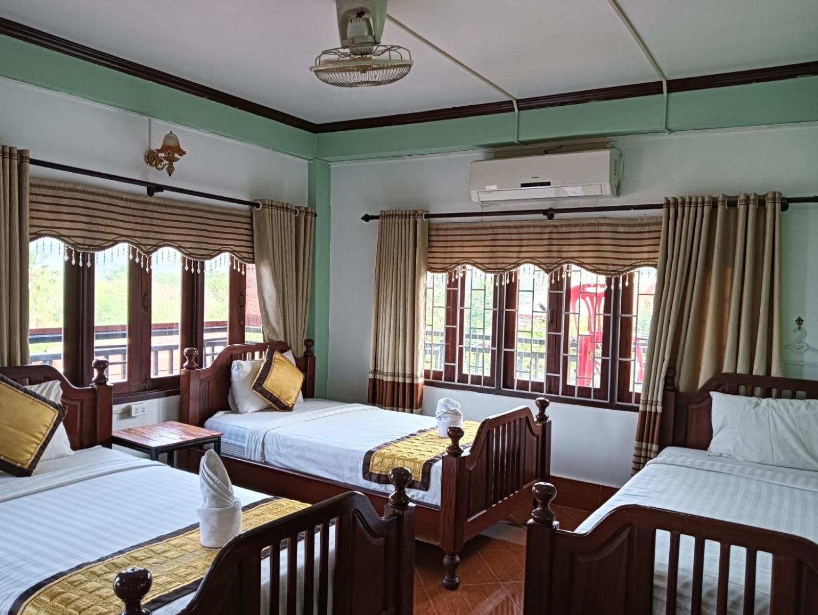 Bountang Riverside Hotel Vang Vieng Bagian luar foto