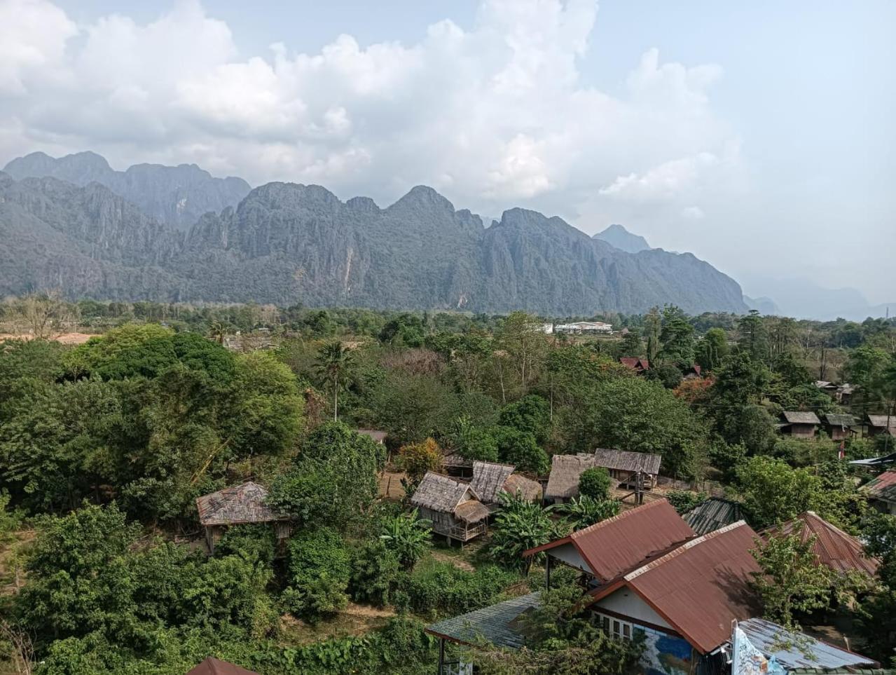 Bountang Riverside Hotel Vang Vieng Bagian luar foto