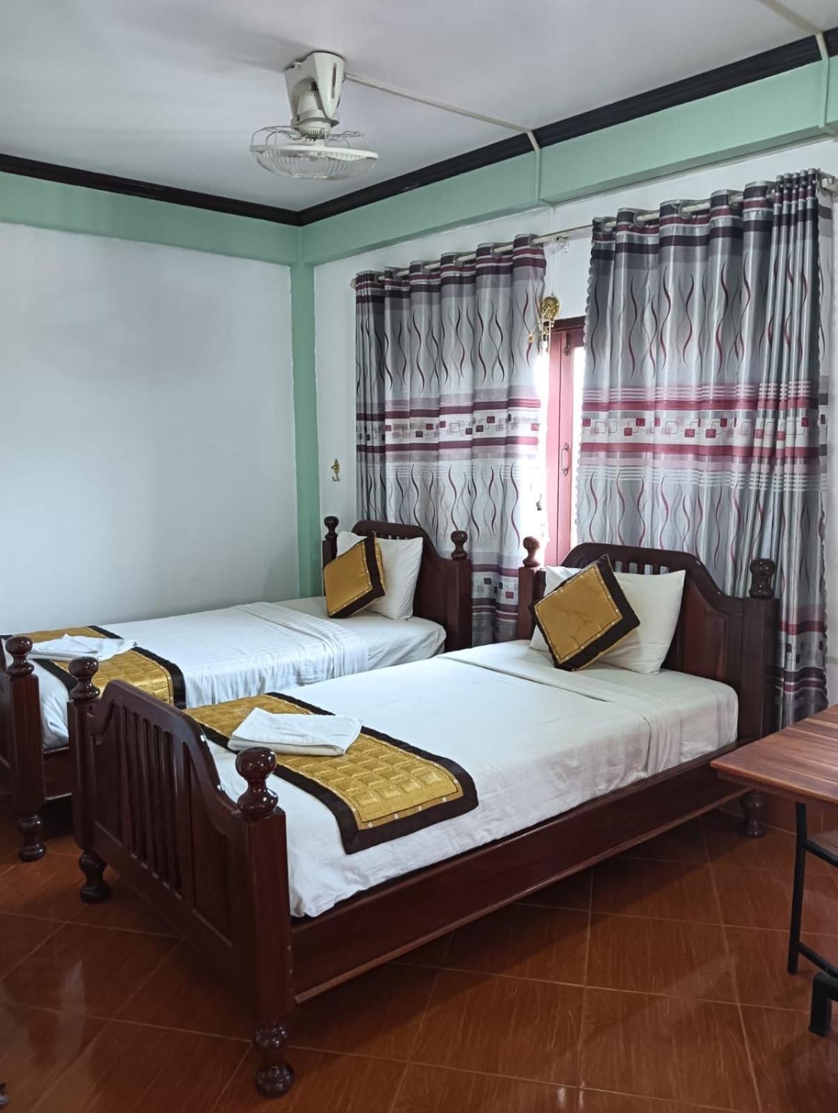 Bountang Riverside Hotel Vang Vieng Bagian luar foto