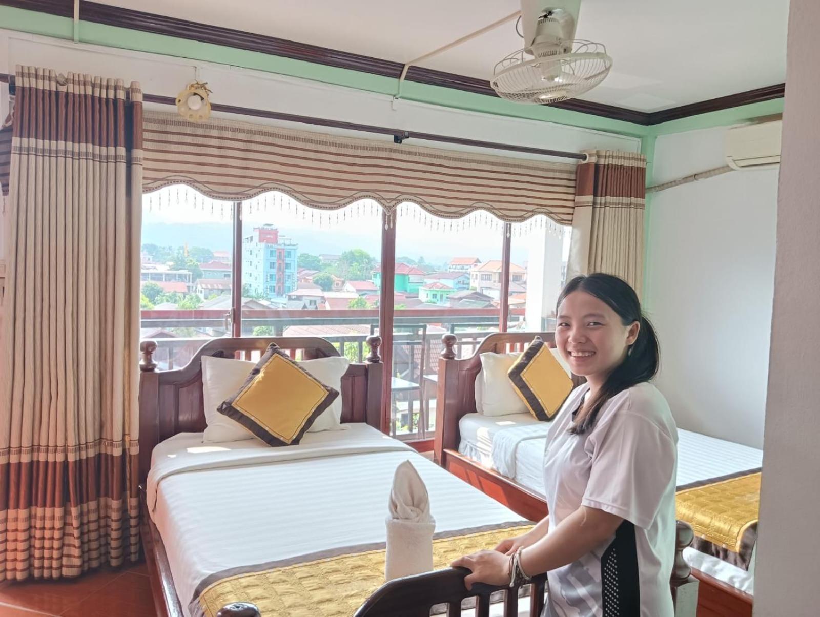Bountang Riverside Hotel Vang Vieng Bagian luar foto