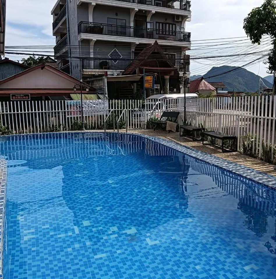 Bountang Riverside Hotel Vang Vieng Bagian luar foto