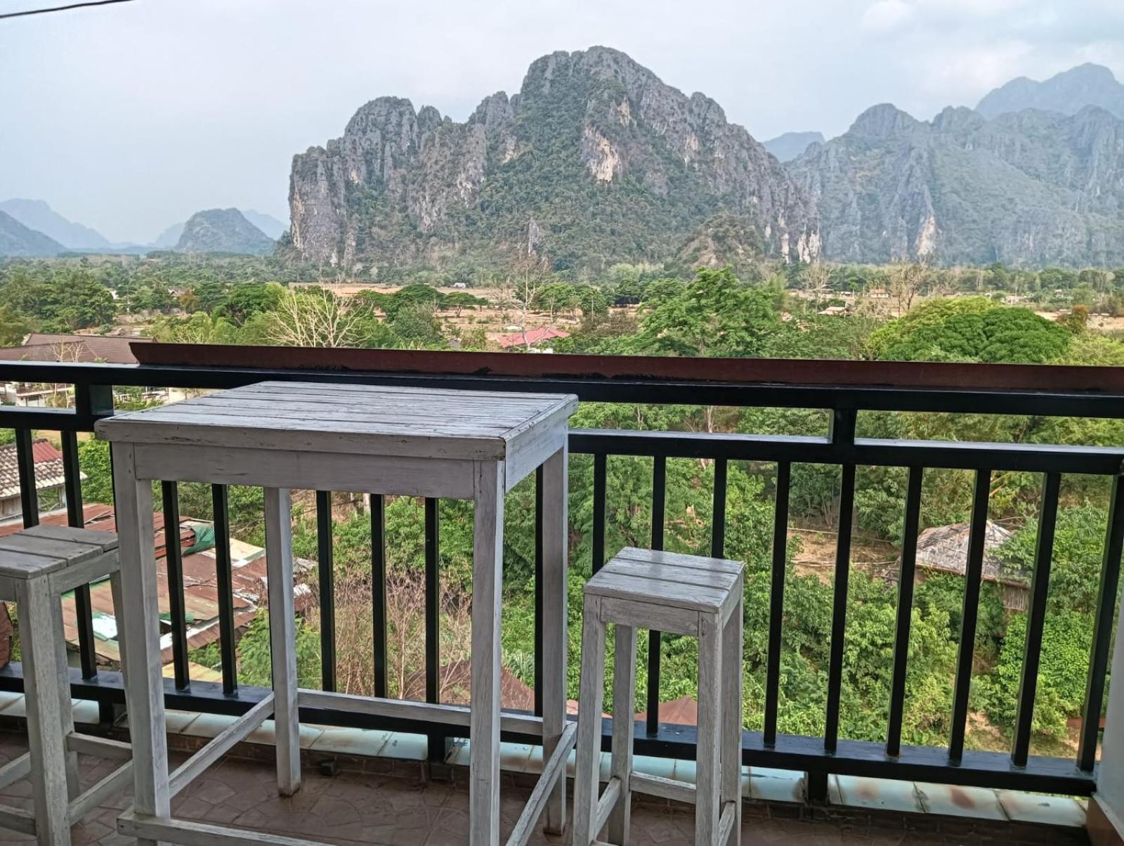 Bountang Riverside Hotel Vang Vieng Bagian luar foto