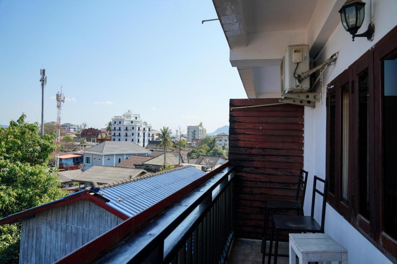 Bountang Riverside Hotel Vang Vieng Bagian luar foto