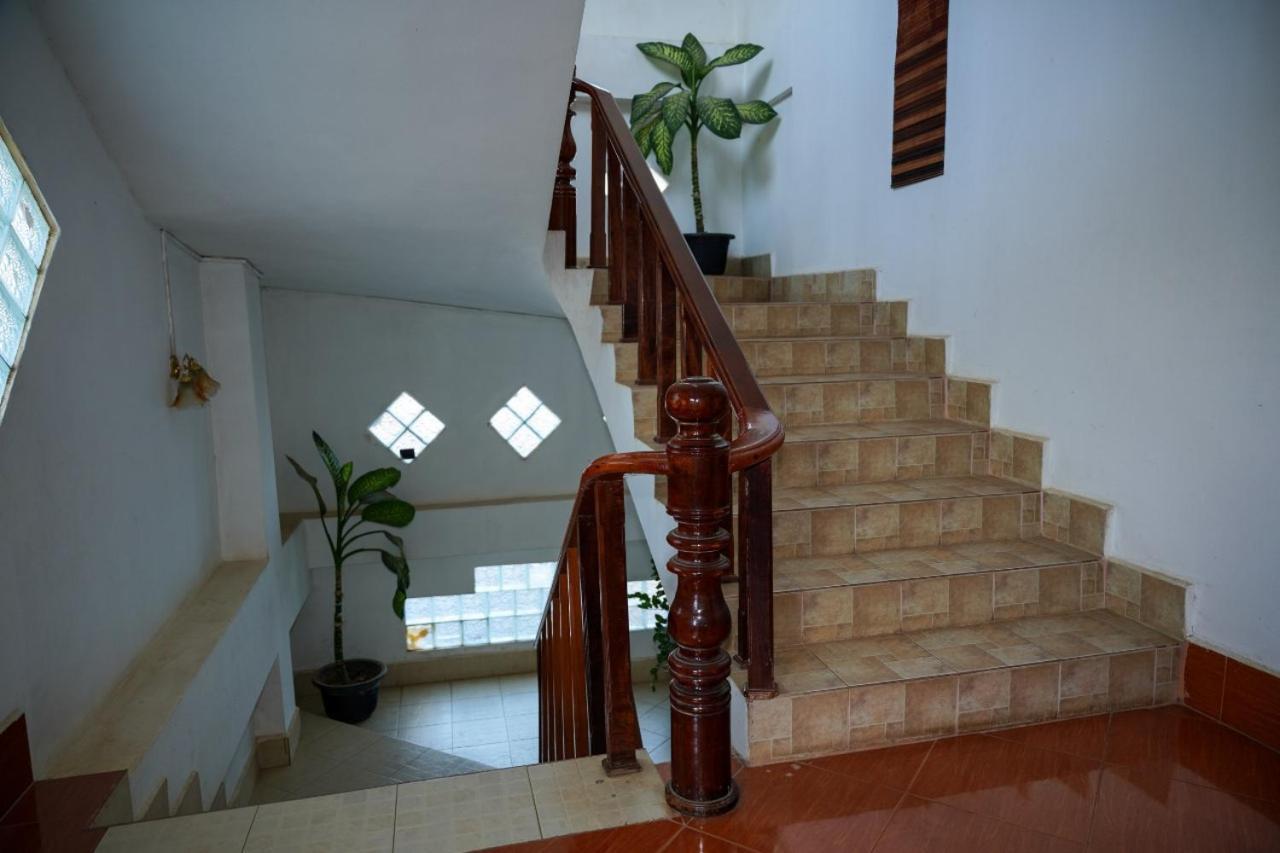 Bountang Riverside Hotel Vang Vieng Bagian luar foto